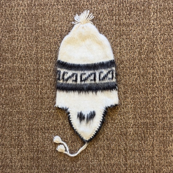 Handmade Andean Chullo Alpaca Wool - Picture 7 of 8